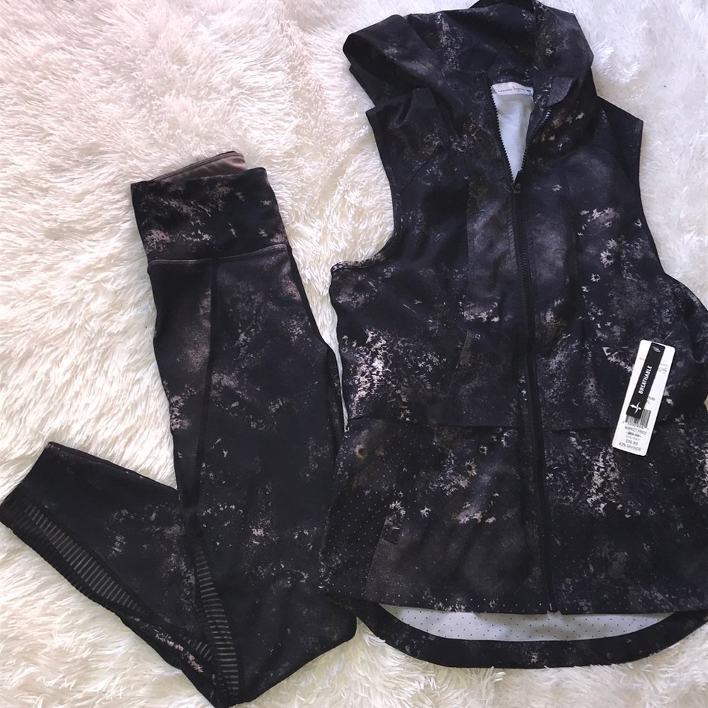 Set:Nanette Lepore Sleeveless Layer Vest - Picture 6 of 16